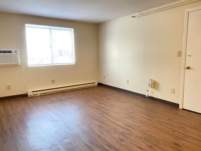 Building Photo - 93 West St