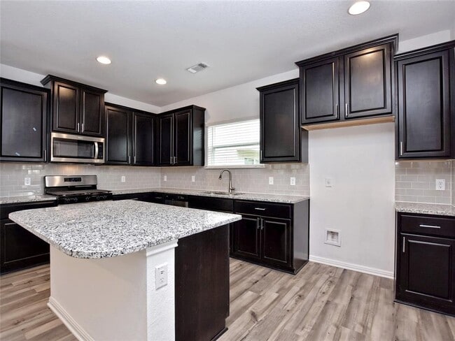 Building Photo - 3200 College Park Dr