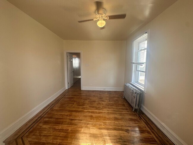 Building Photo - 5628 Warrington Ave