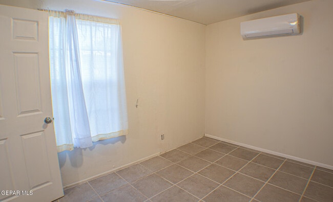 Building Photo - 3723 Memphis Ave