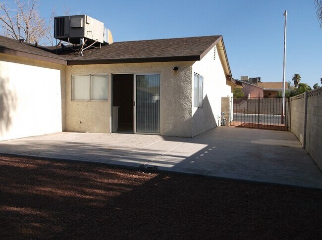 Building Photo - 7245 Great Oak Ave