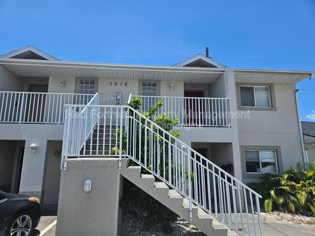 Building Photo - 1016 SW 47th Terrace