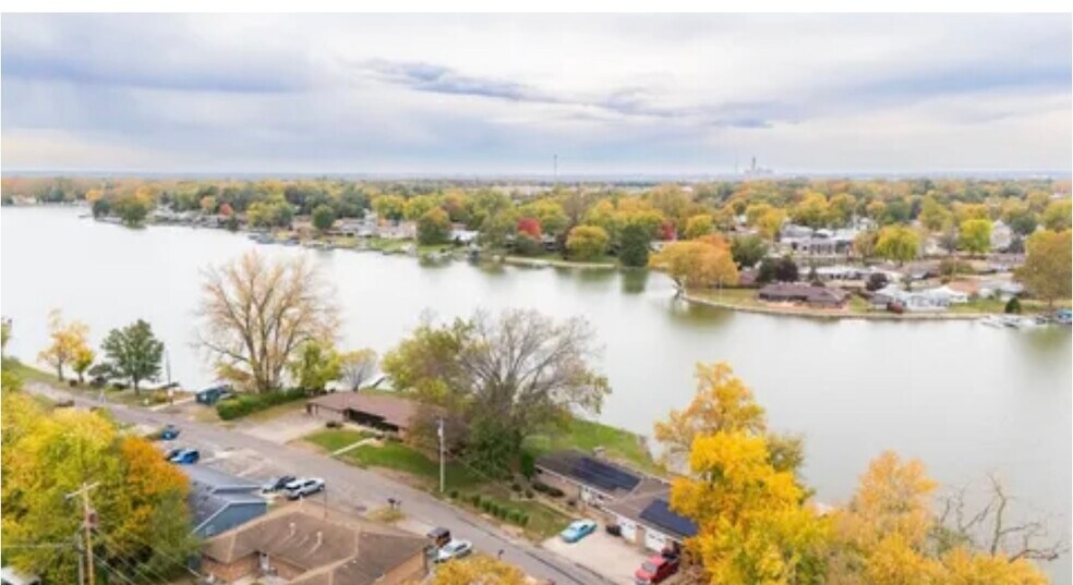 Building Photo - 3 Rosewood Ln