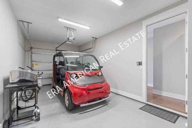 Building Photo - 4923 E County Hwy 30A