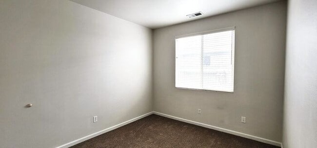 Building Photo - Single-Story 3 Bed, 2 Bath Home in Gated Double Diamond Community – Pool, Gym & 2-Car Garage
