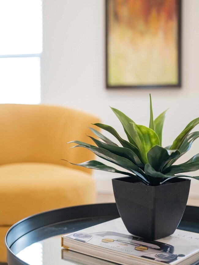 Building Photo - 2612 SW Livingston Square