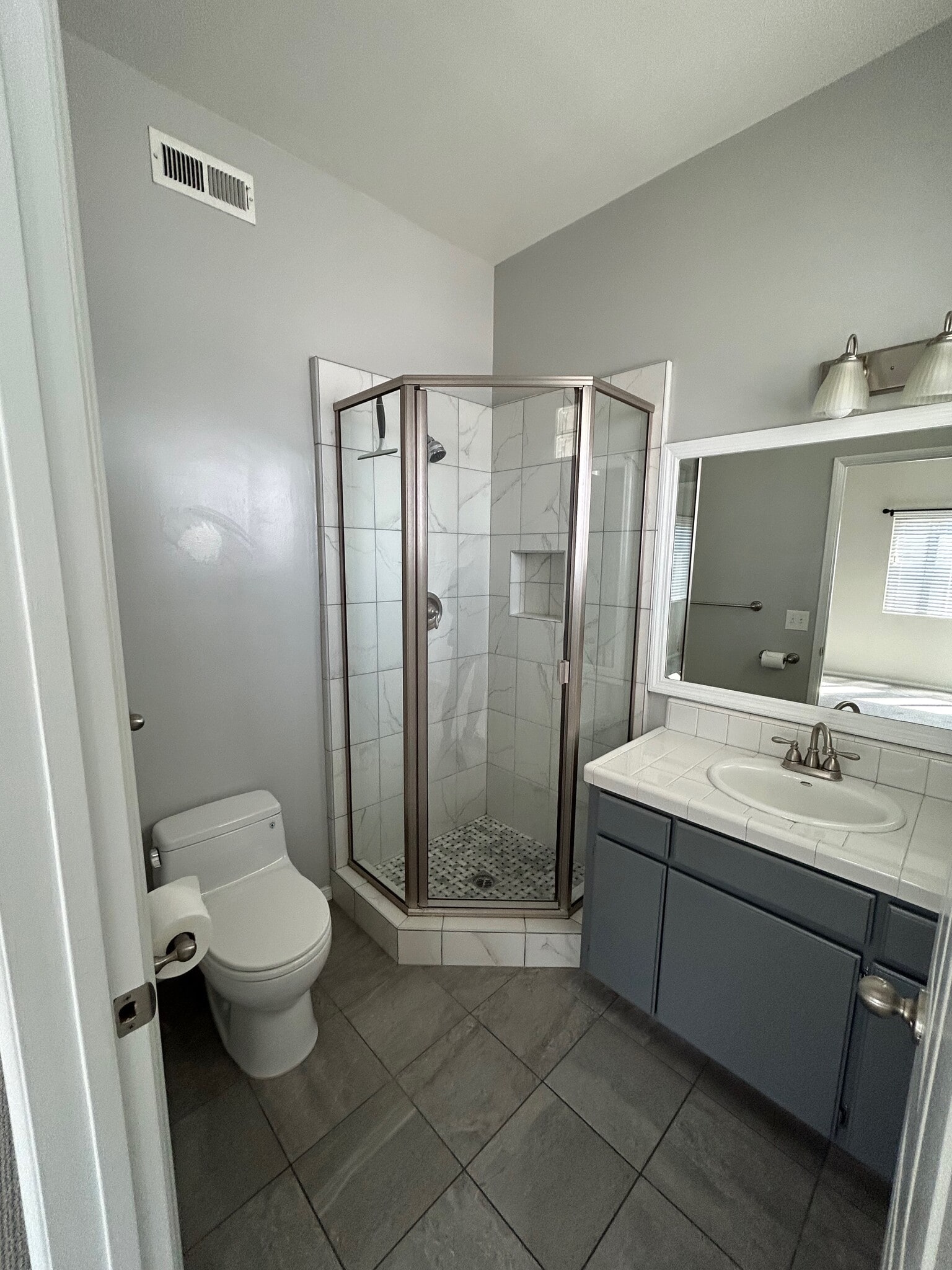 Master bathroom - 3222 Morningside Dr