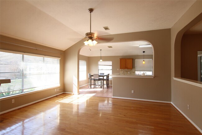 Building Photo - 3607 Stratford Arms Ln