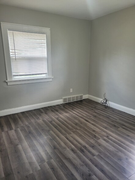 Building Photo - 3828 Torrance Dr