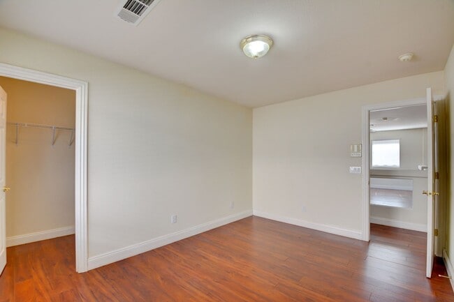 Building Photo - Southern Highlands Pool and Spa-Guard Gated