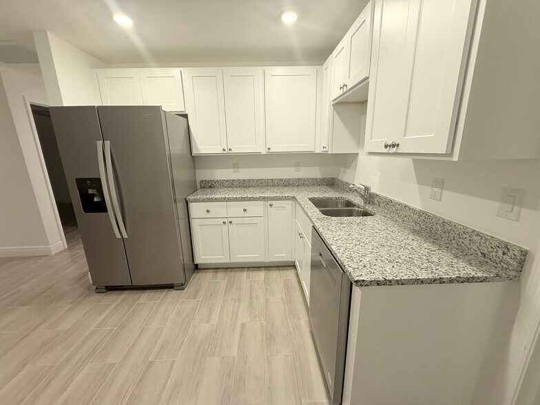 Building Photo - 2156 Edison Ave