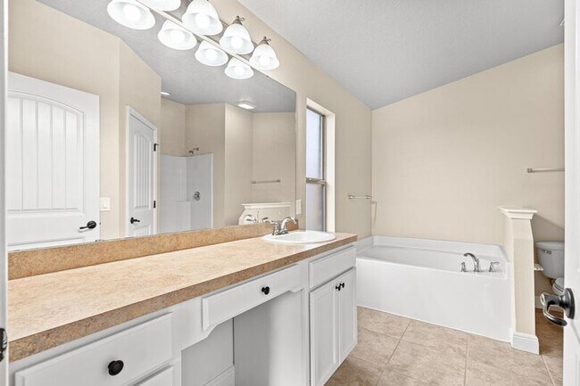 Building Photo - 4845 Makenna Cir