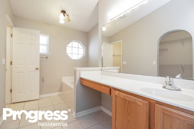 Building Photo - 4429 Pembridge Ave