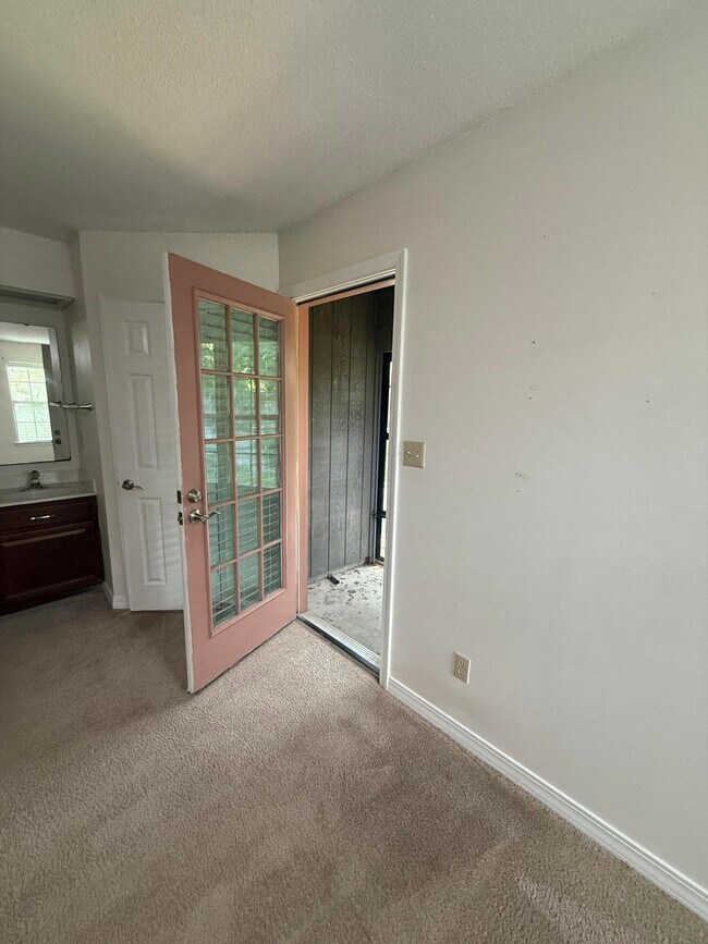 Building Photo - 1305 Ariel Ct