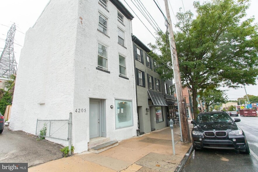 Building Photo - 4205 Main St