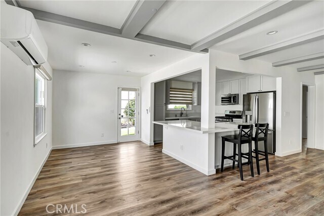 Building Photo - 5840 Coldwater Canyon Ave
