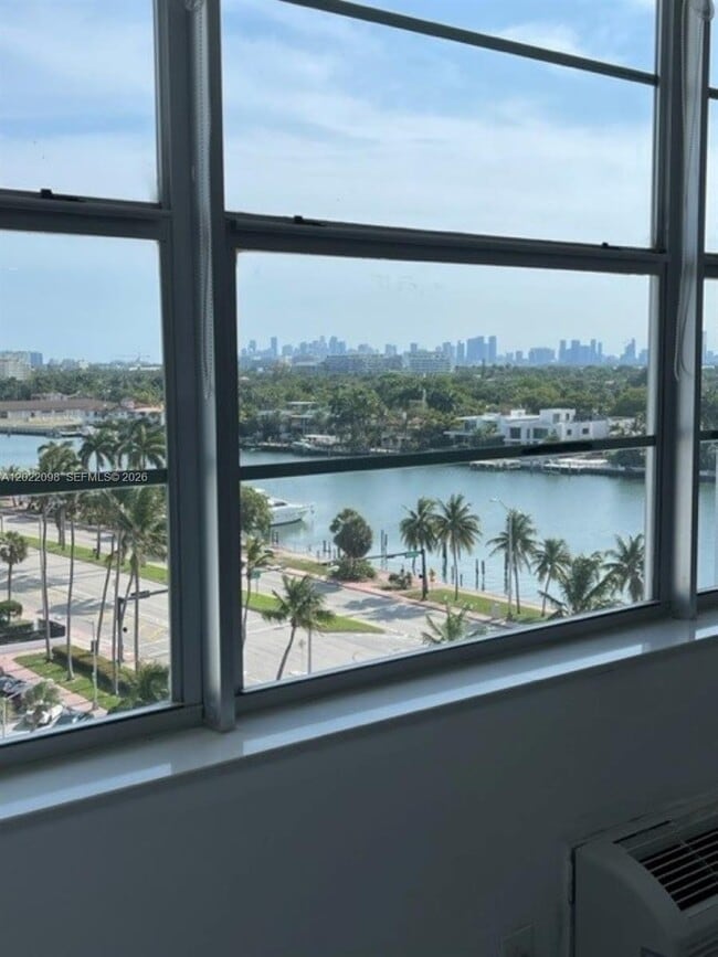 Building Photo - 5313 Collins Ave