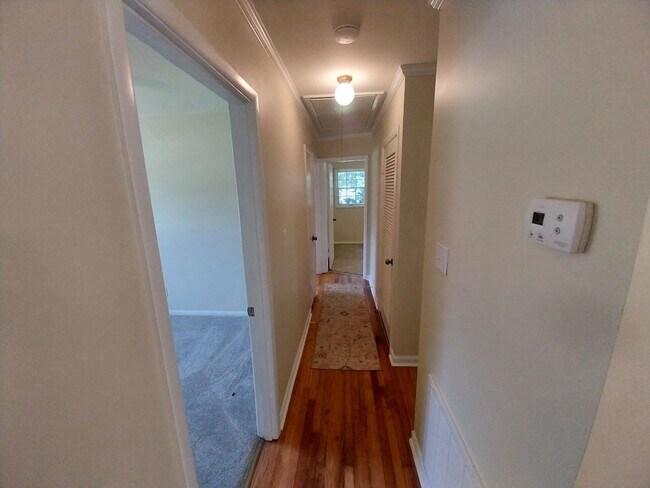 Building Photo - 1714 Wesley Dr