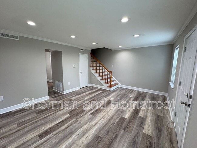 Building Photo - 2846 Walton Wy