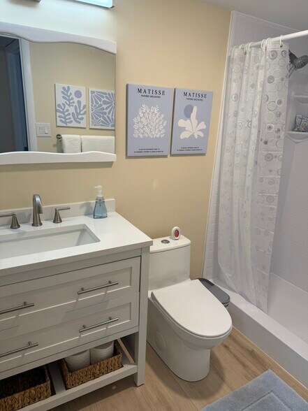 Guest bathroom - 126 S Cypress Rd
