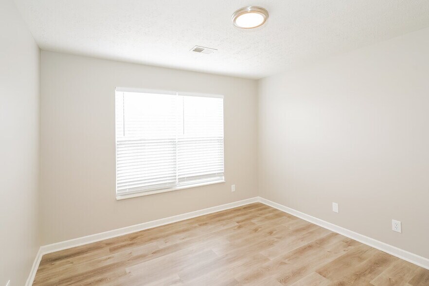 Building Photo - 123 Ivy Hill Ln