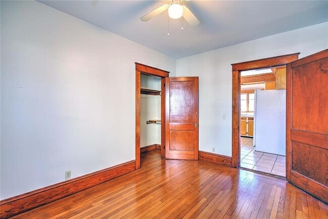 Building Photo - 910 Hope St