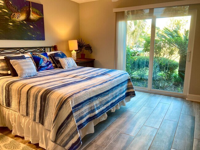 Building Photo - Completely remodeled waterfront condo!