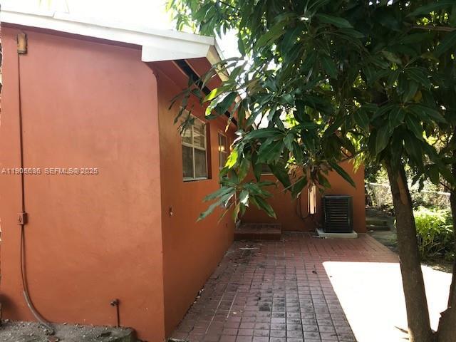 Building Photo - 311 NE 57th St