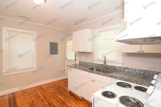 Building Photo - $1,200 - 2 bed/1 bath home for lease!, TOT...