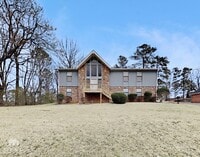 Building Photo - 9925 Miller Ave