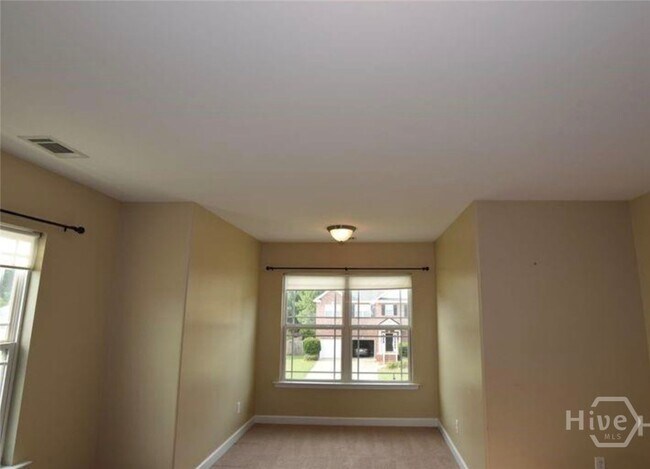 Building Photo - 933 Young Way