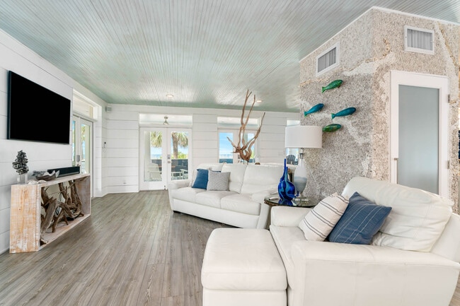 Building Photo - 113-112 12th Ave