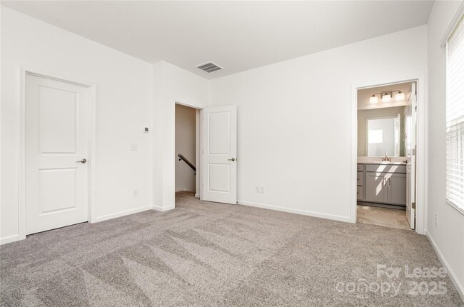 Building Photo - 1617 Blanche St