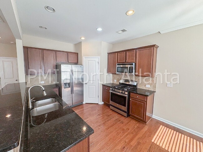 Building Photo - 4140 Madison Bridge Dr