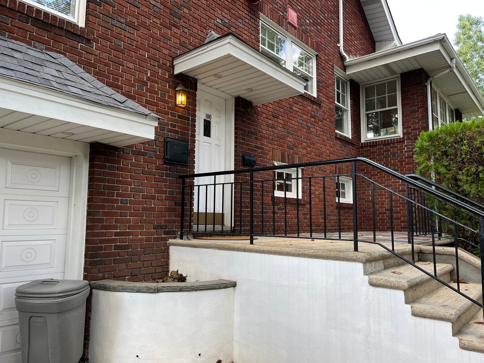 Building Photo - 177 Park St