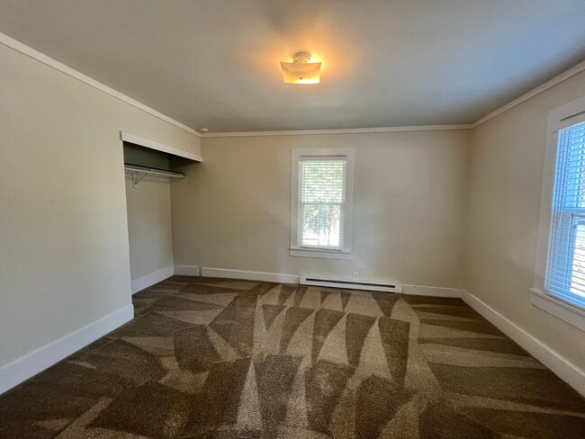 Building Photo - Charming Home near Downtown Ellensburg!