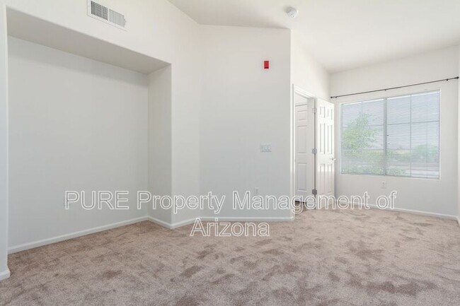 Building Photo - 1920 E Bell Rd