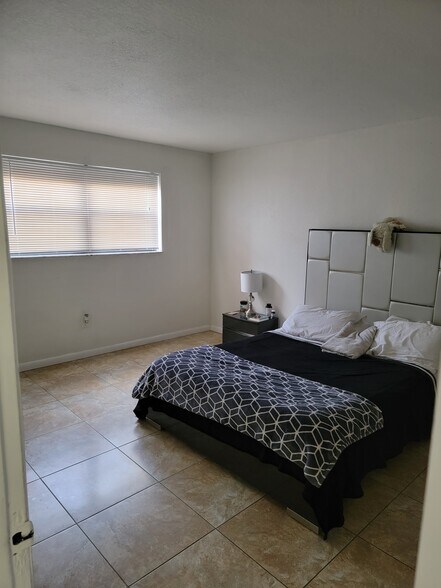 Master Bed 1 - 8425 NW 8th St
