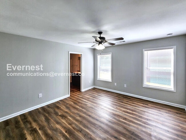 Building Photo - 634 Stowers Dr