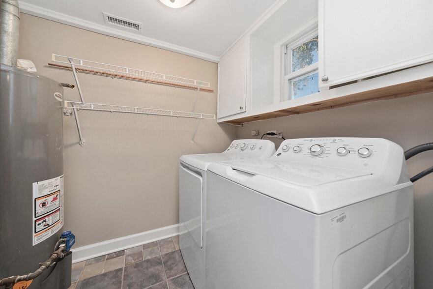 Building Photo - 712 Clearwood Ct