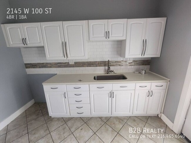 Building Photo - 2145 W 100th St