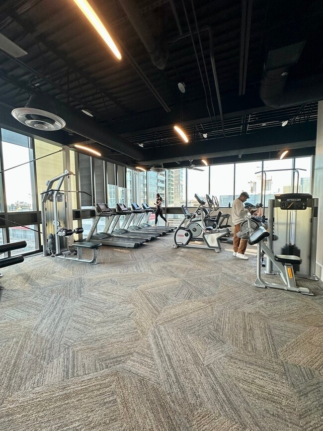 Building Photo - 660 W Wayman St