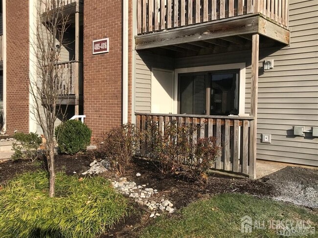 Building Photo - 4811 Ravens Crest Dr