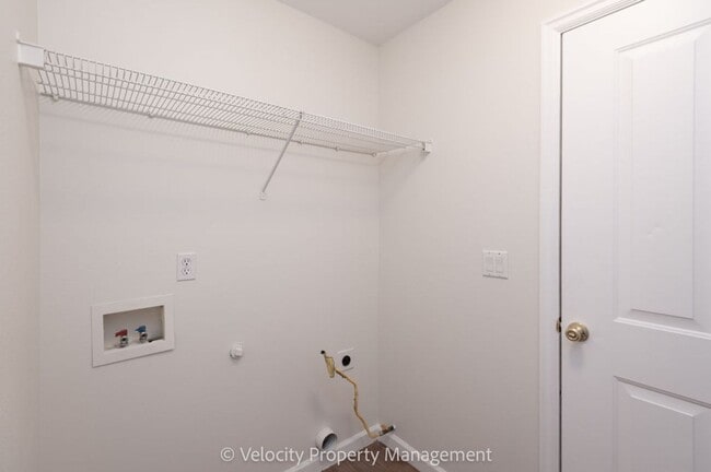 Building Photo - Remodel SW Redmond Home