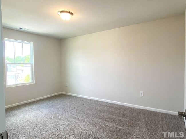 Building Photo - 124 Wilbur Lake Dr