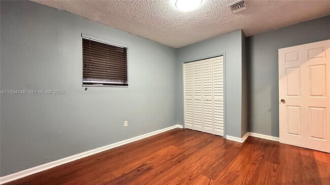 Building Photo - 2220 Charleston St