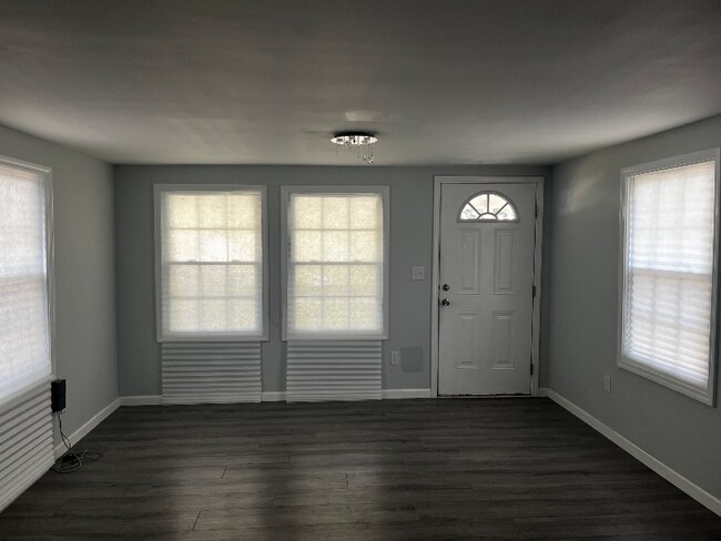 Building Photo - 1617 Burton St