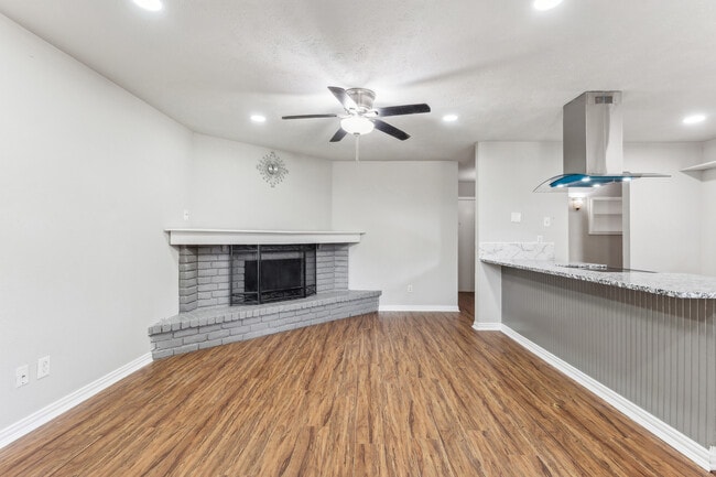 Building Photo - 540 Oldbridge Dr