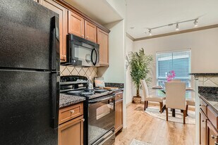 Building Photo - Eaglebrook Apartments