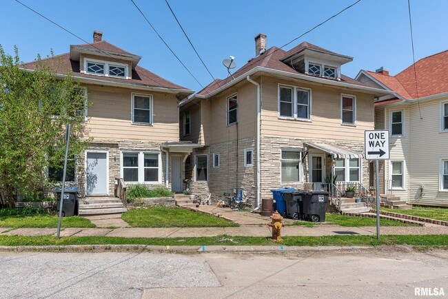 Building Photo - 1527 8th Ave